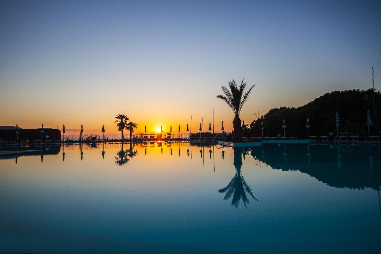 Suvaki Resort Madonna Delle Grazie Luaran gambar